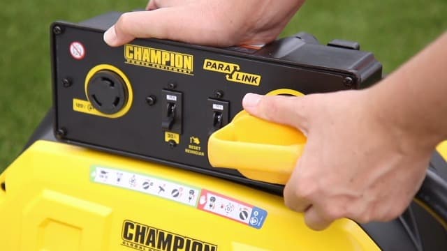 Champion Power Equipment 2500-Watt Ultralight Portable Dual Fuel Inverter Generator