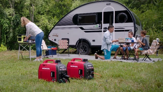 Honda EU2200ITAN 2200-Watt 120-Volt Super Quiet Portable Inverter Generator with CO-Minder