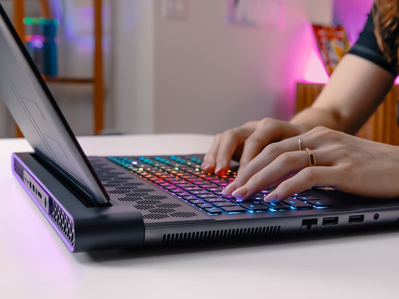 Alienware M18 R2 Gaming Laptop - 18 QHD+ 165Hz 3ms Display, Intel Core i9-14900HX, 32GB DDR5 RAM, 1TB SSD, NVIDIA GeForce RTX 4080 12 GB GDDR6, Windows 11 Home, Onsite Service - Dark Metallic Moon