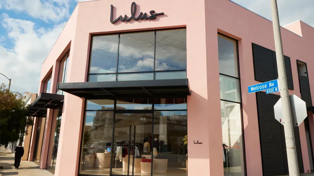 Lulus fashion banner