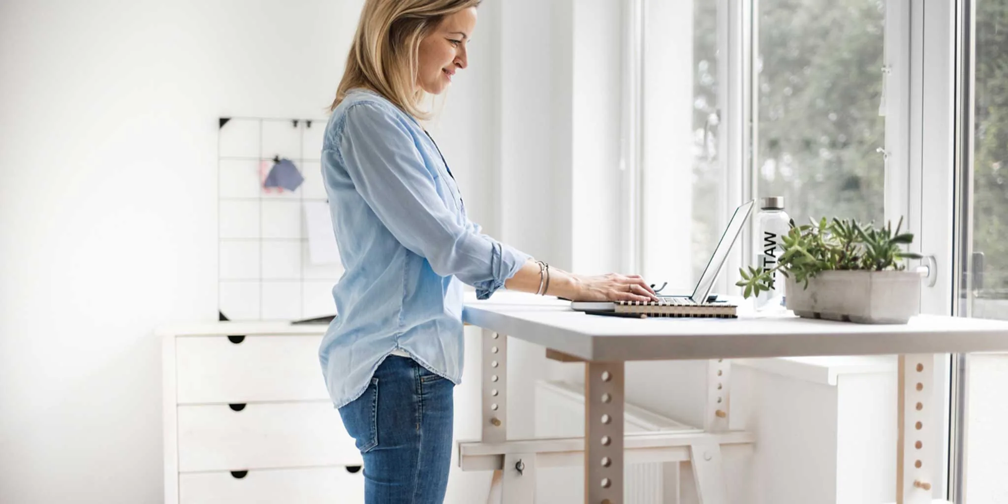 Height-Adjustable Desks That Make Your Workday Healthier and Smarter